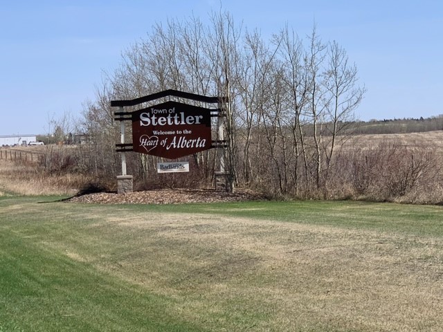 Stettler Welcome Sign